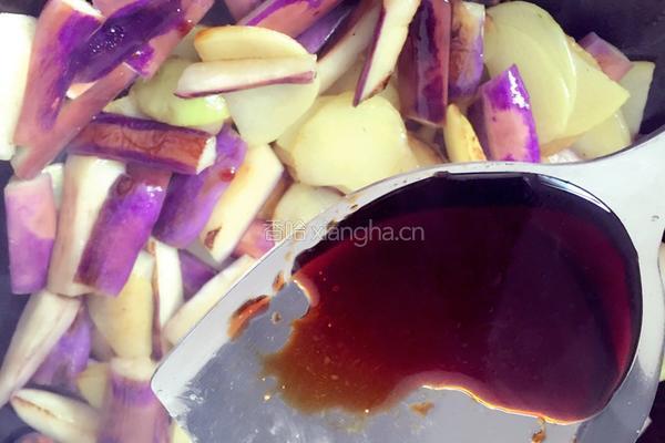 土豆烧茄子的做法图解10