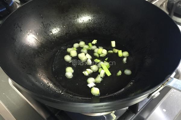 清炒蚕豆的做法图解2