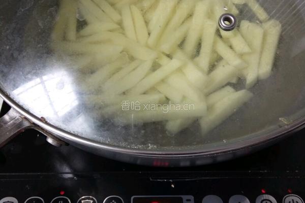 炸土豆条的做法图解4