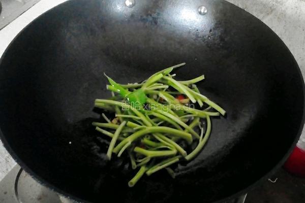 素炒空心菜的做法图解4