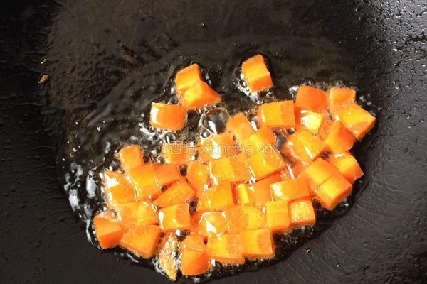 香肠胡萝卜蛋炒饭的做法图解5