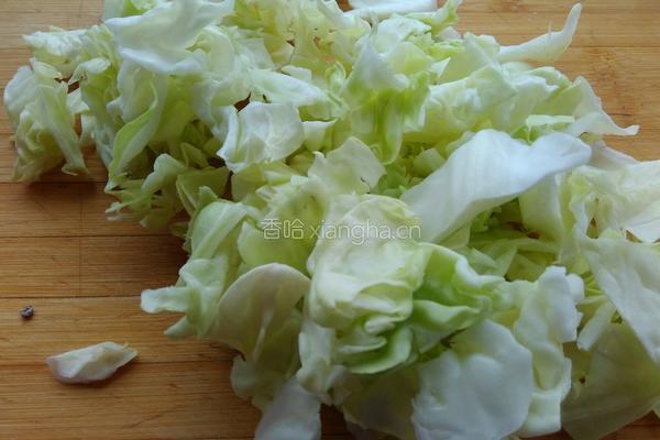 爆炒烧肉甘蓝菜的做法图解2