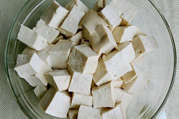 家常红烧豆腐的做法图解1