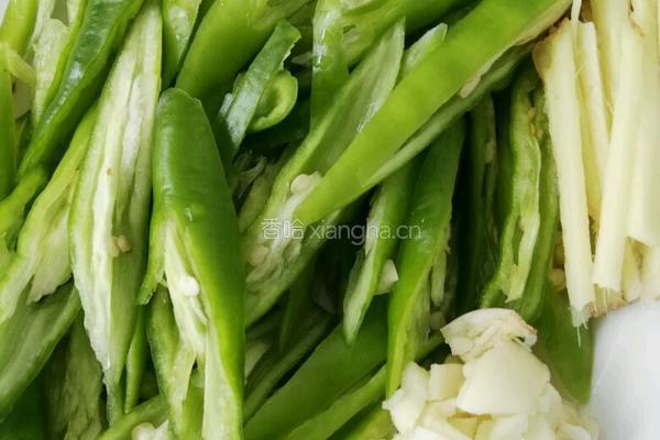 青椒爆炒牛肉的做法图解2