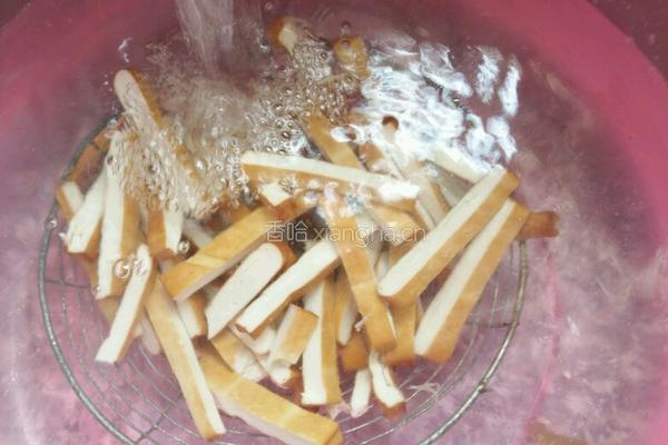 五花肉青蒜炒豆干的做法图解4