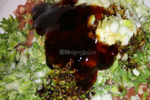 槐花菜饼子的做法图解5