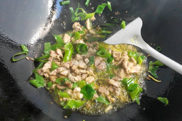 肉炒黄豆芽的做法图解4