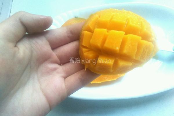 芒果切法的做法图解6