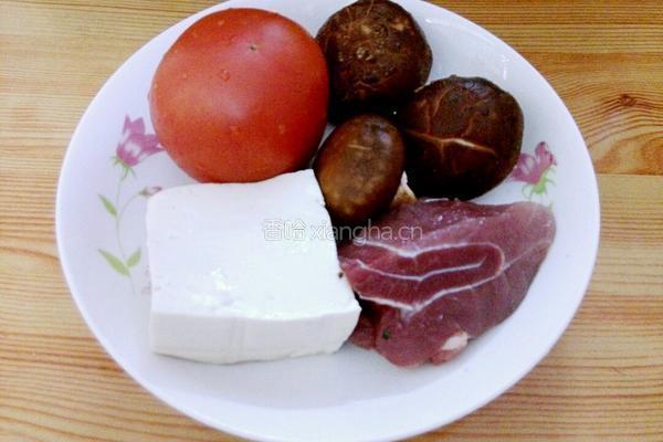 开胃蔬菜瘦肉汤的做法图解1
