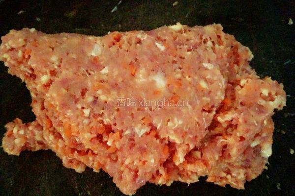 荸荠红萝卜小菜心肉饼汤的做法图解4