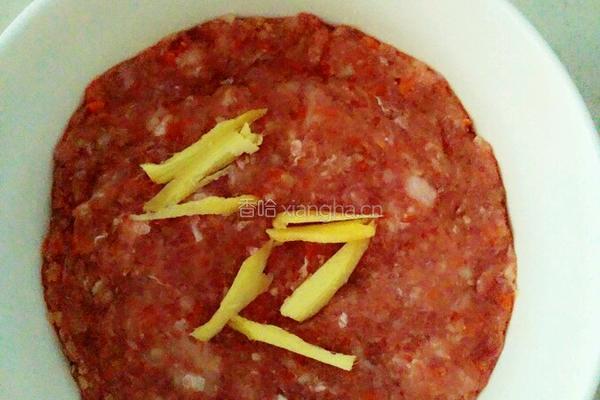 荸荠红萝卜小菜心肉饼汤的做法图解5