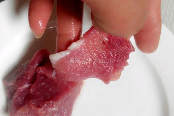 猪肉汤的做法图解2
