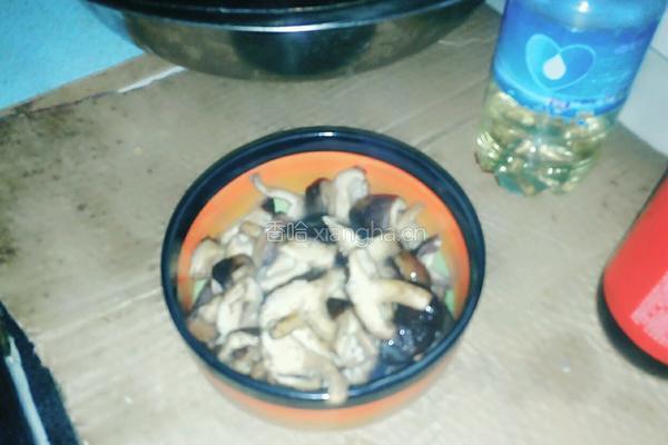 烤肉味香菇小炒肉的做法图解3