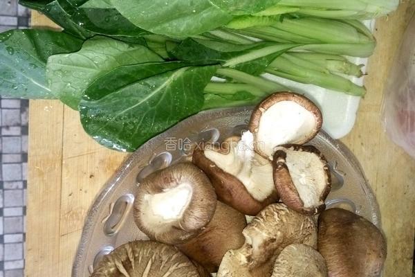 香菇油菜的做法图解1