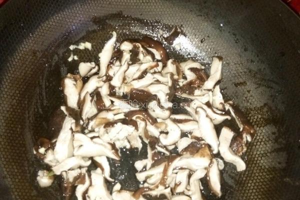 香菇油菜的做法图解3
