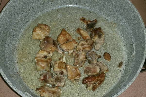 土豆焖排骨的做法图解8