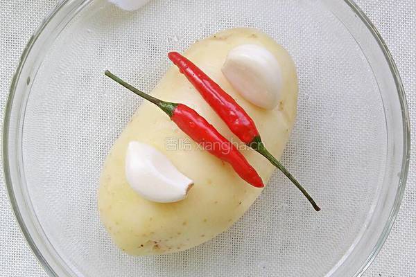 呛土豆丝的做法图解1