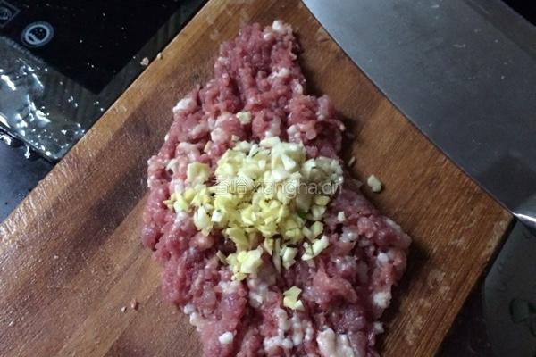 炸肉丸的做法图解3