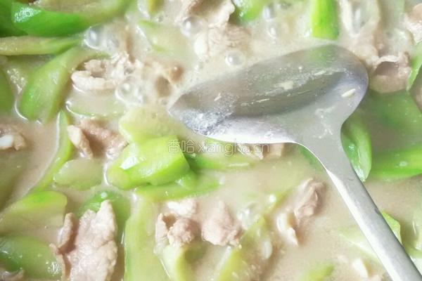 瘦肉炒丝瓜的做法图解4
