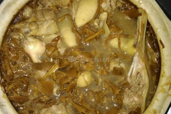 老鸭笋干煲的做法图解5
