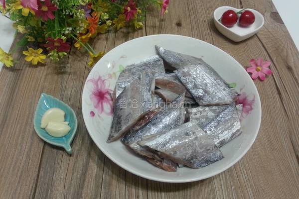 家常麻辣带鱼的做法图解1