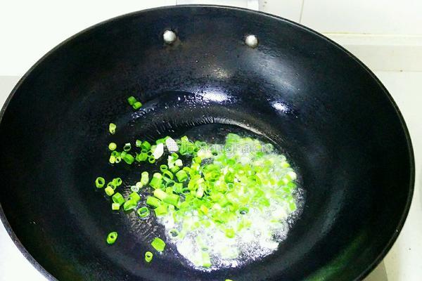 青椒茄子丝的做法图解3