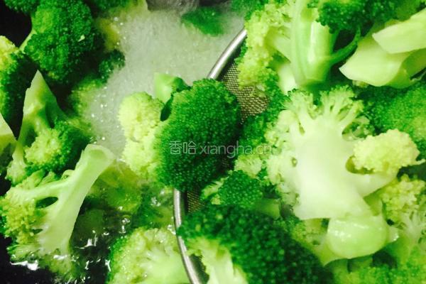 杏鲍菇扣西兰花的做法图解7
