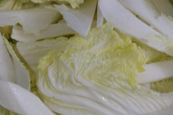 酸辣白菜的做法图解1