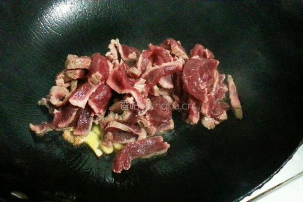 蒜苔炒牛肉的做法图解3