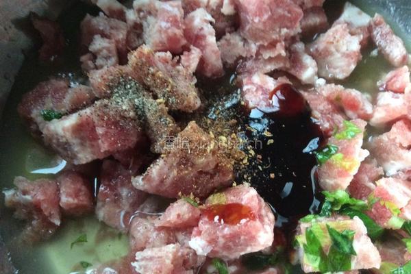 猪肉芹菜馅饺子的做法图解6