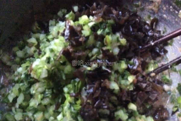 猪肉芹菜馅饺子的做法图解11