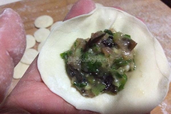猪肉芹菜馅饺子的做法图解13