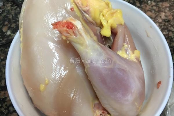 椰子鸡汤的做法图解1