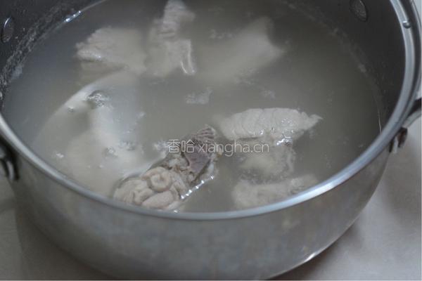 胡萝卜炖排骨的做法图解3