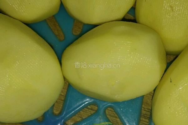 土豆丝炒肉的做法图解1