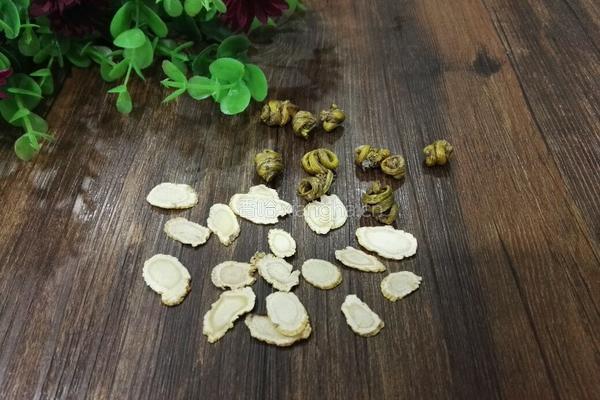 花旗参石斛瘦肉汤的做法图解1