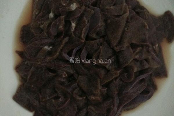 家常炒猪肝的做法图解1