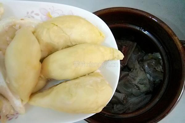 榴莲炖鸡的做法图解6