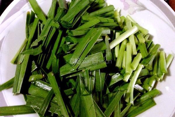韭菜炒虾仁的做法图解2