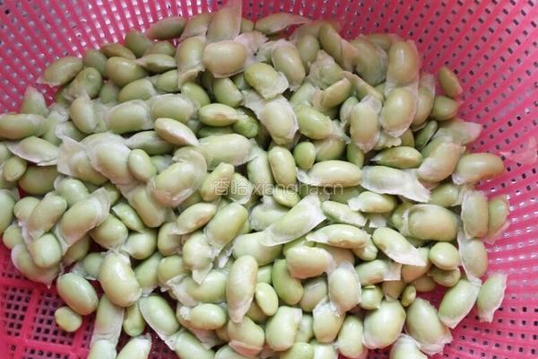 辣炒青豆香干粒的做法图解1