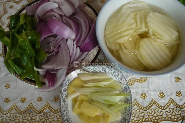 洋葱炒土豆的做法图解2
