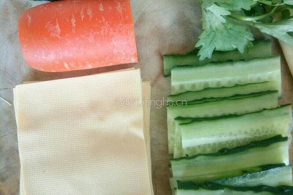 东北大拌菜的做法图解2