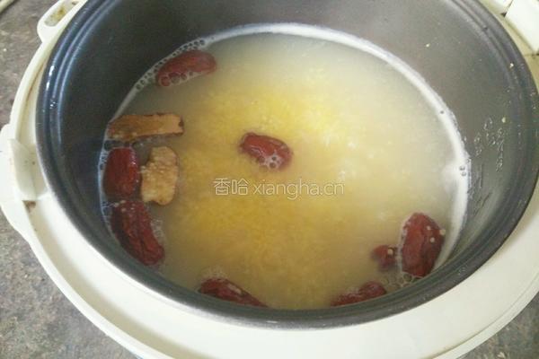 小米红枣银耳粥的做法图解4