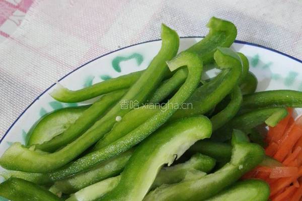 香干青椒炒肉丝的做法图解3