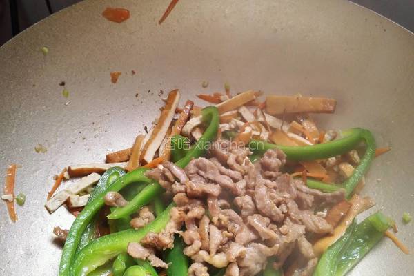 香干青椒炒肉丝的做法图解9