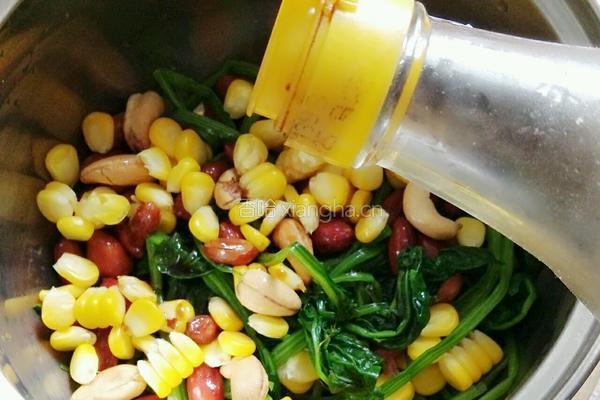 花生米拌菠菜的做法图解7