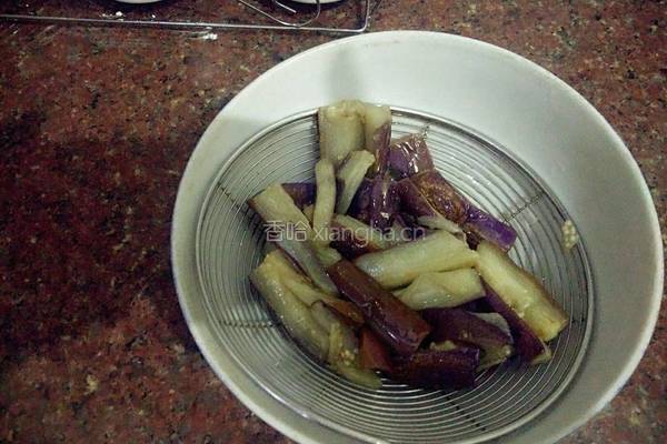 香辣茄子炒肉的做法图解5