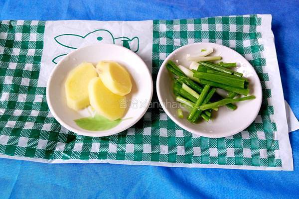鲶鱼炖豆腐的做法图解3