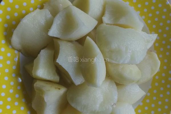 土豆焖鸡的做法图解2