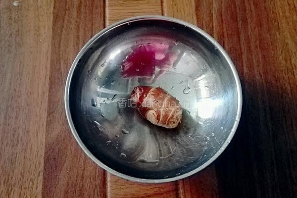沙姜酱油鸡的做法图解2